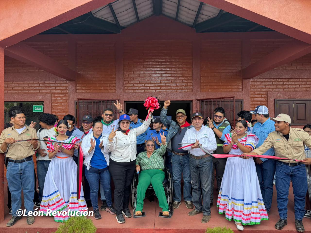 Galería fotográfica de la ampliación del centro de información cerro negro